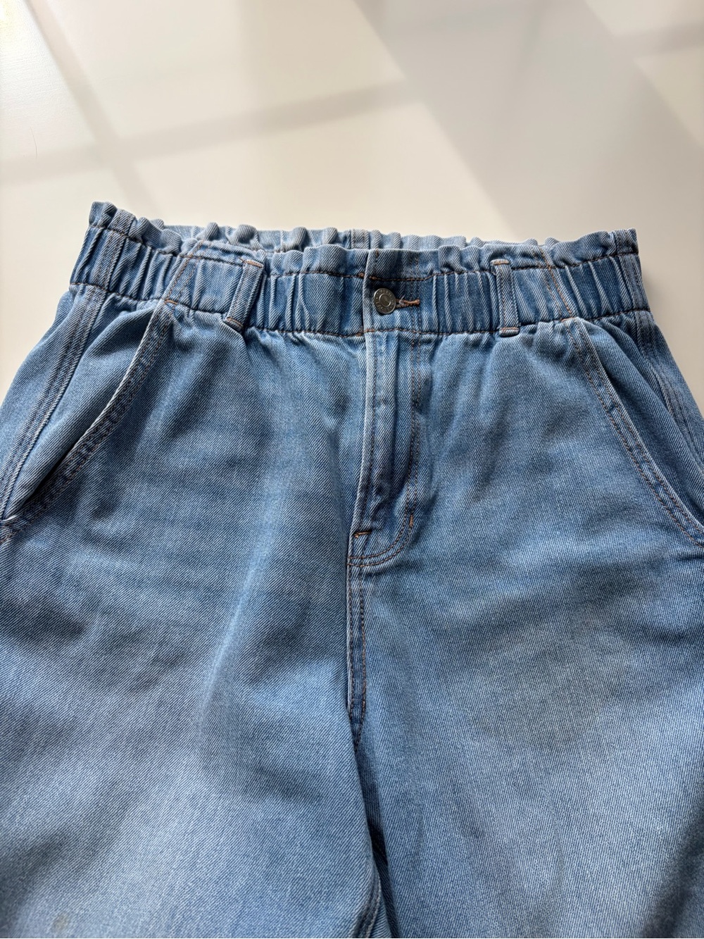 American Eagle Outfitters Light Blue Relaxed Elastic-Waist Mom Jeans